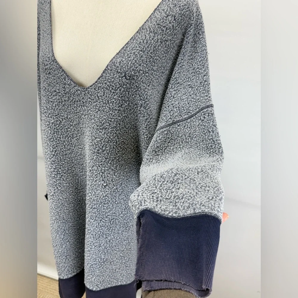 INTIMATELY FREE PEOPLE Navy V-Neck distressed oversized fleece Sweatshirt size S - Picture 4 of 13